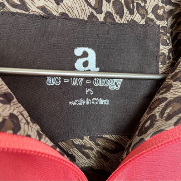 ACTIVOLOGY Coral Leopard Wind Breaker Jacket Sz PS - Picture 3 of 5
